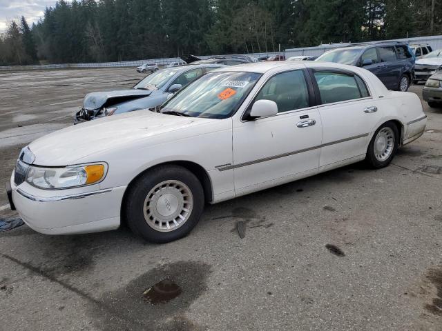  Salvage Lincoln Towncar