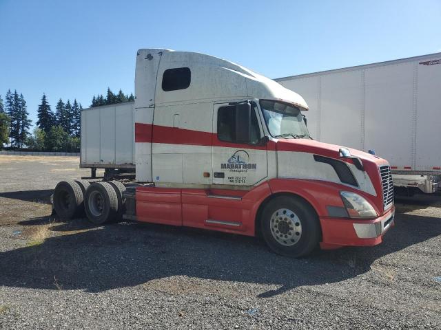  Salvage Volvo Vn