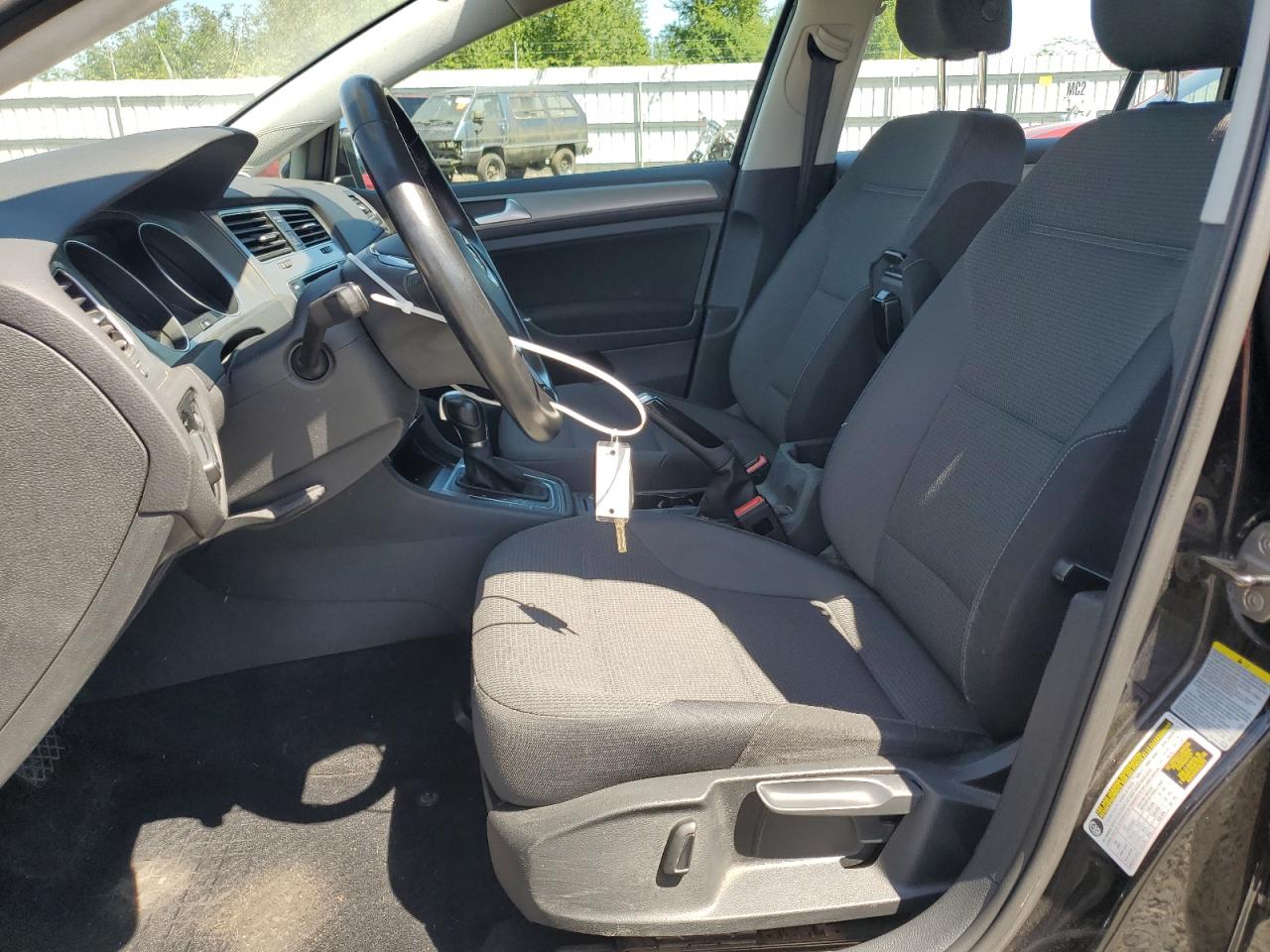 Volkswagen Golf S Image 7