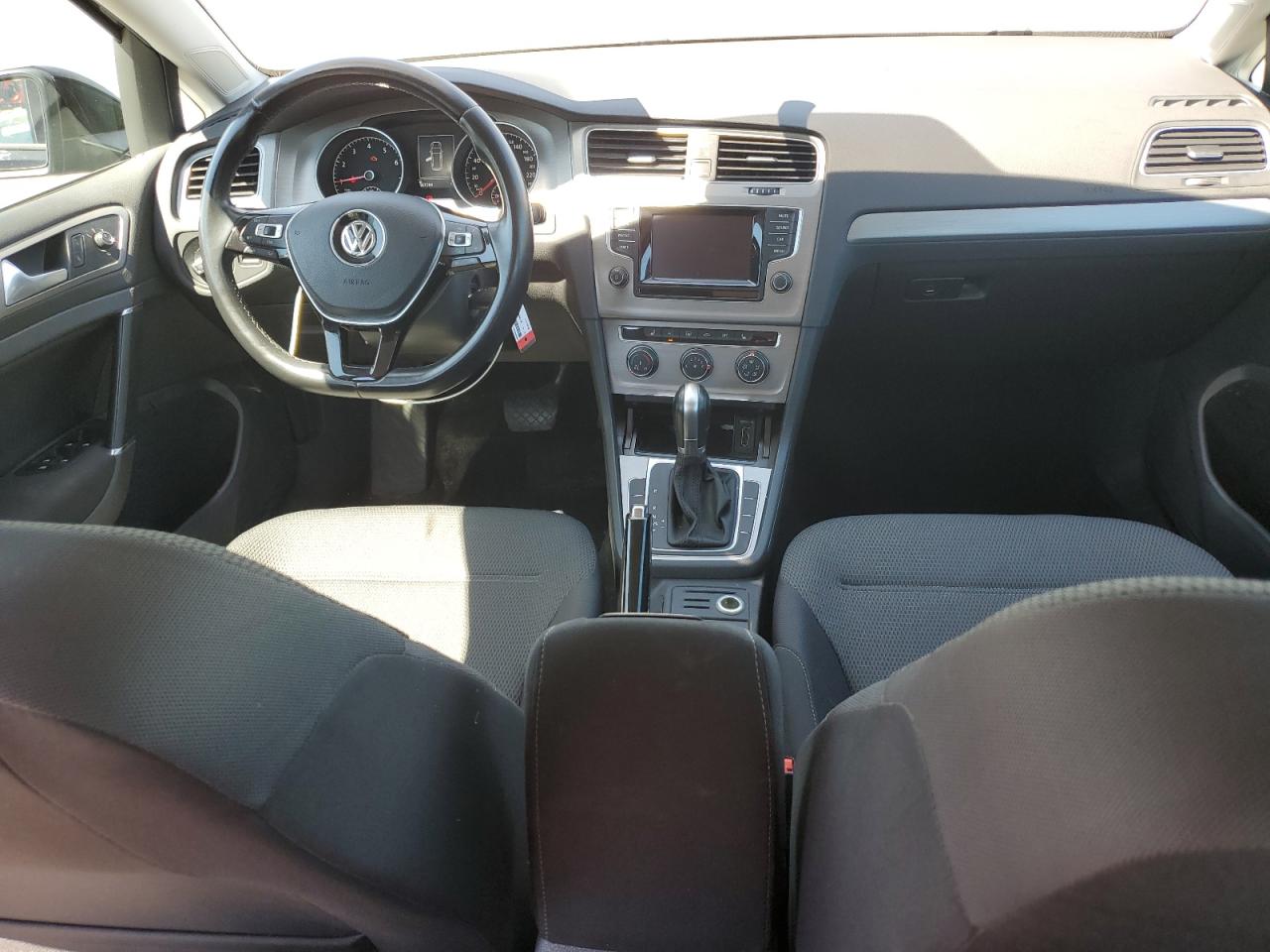 Volkswagen Golf S Image 5