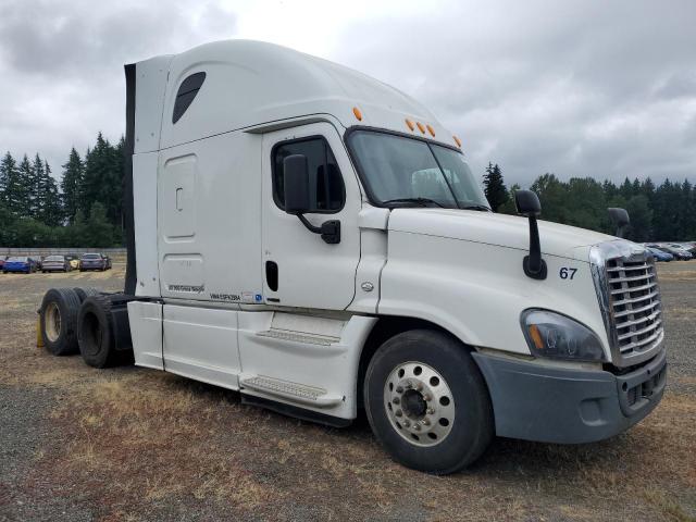  Salvage Freightliner Cascadia 1