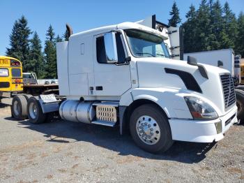  Salvage Volvo Vn
