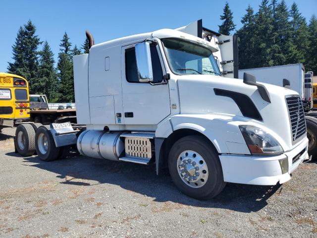  Salvage Volvo Vn