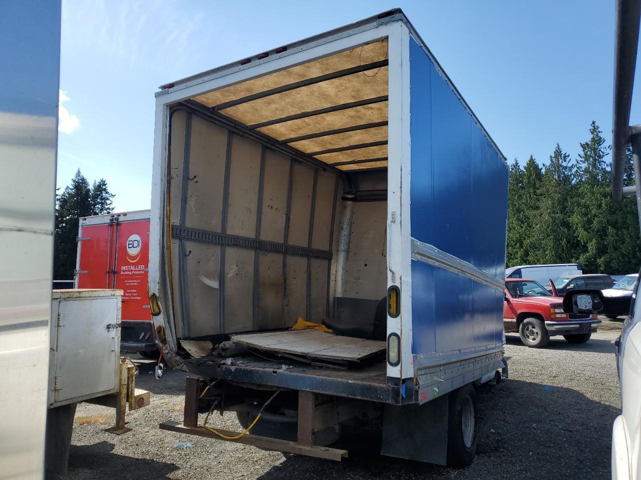 Chevrolet Express Image 2