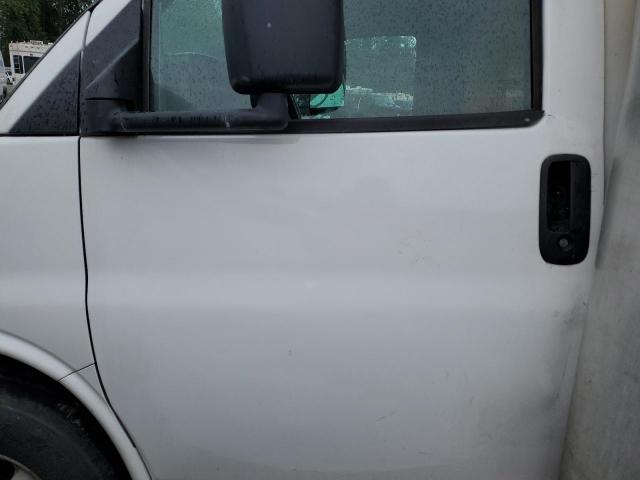 Chevrolet Express Image 12