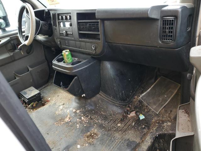 Chevrolet Express Image 3