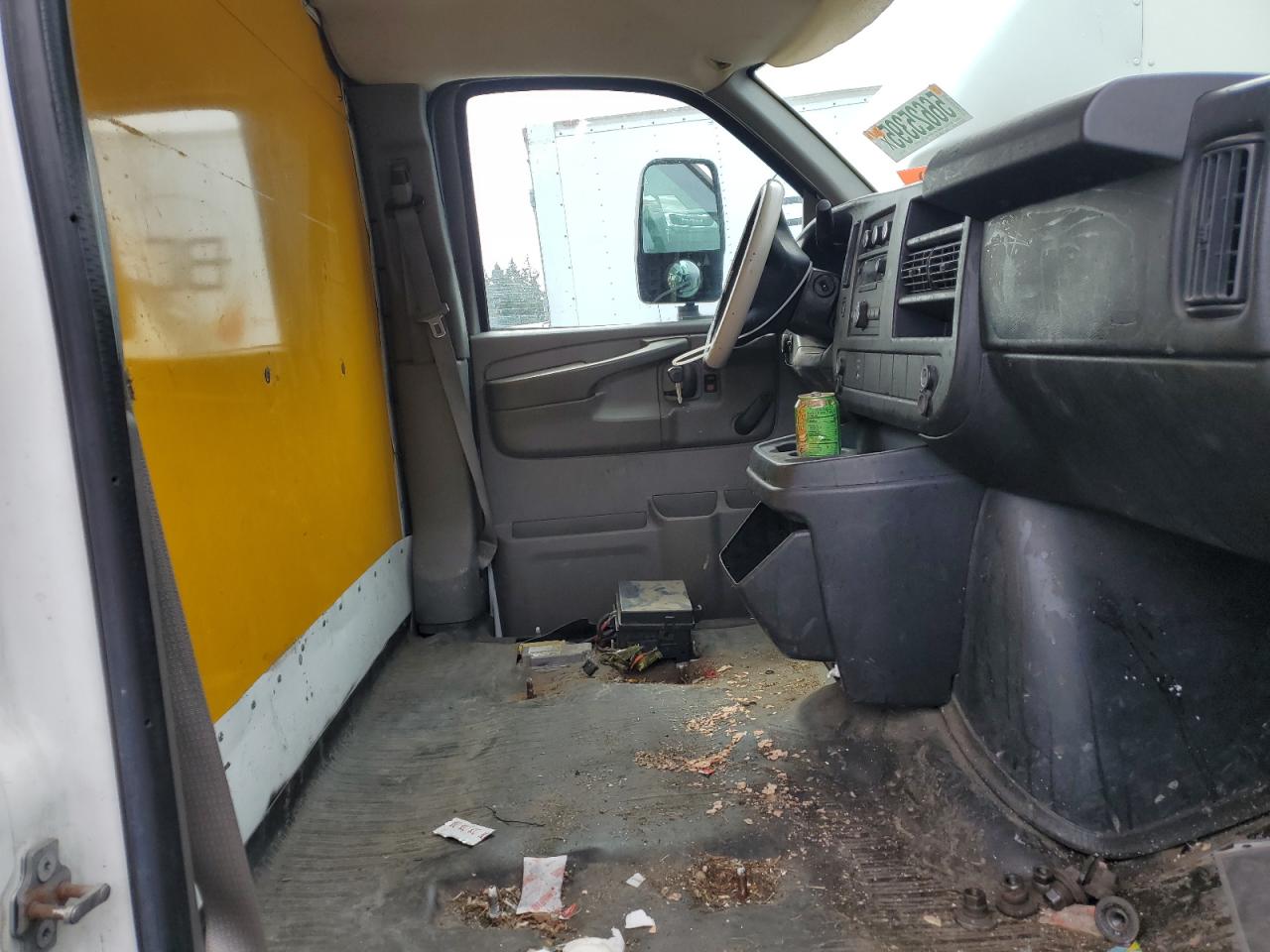 Chevrolet Express Image 4