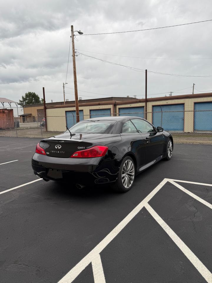 INFINITI Q60 Base Image 4