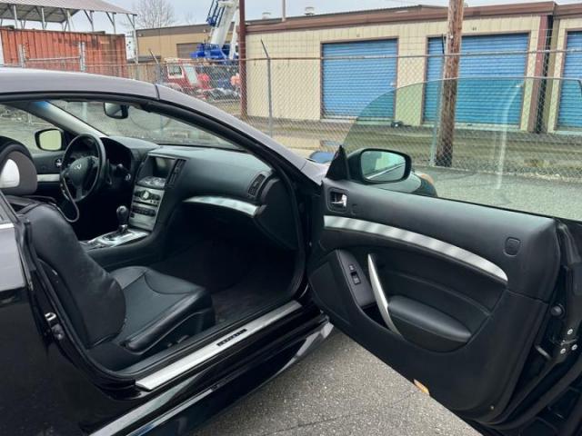 INFINITI Q60 Base Image 8