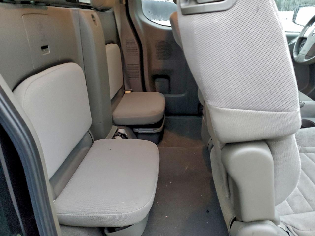 Nissan Frontier King Cab Xe Image 8