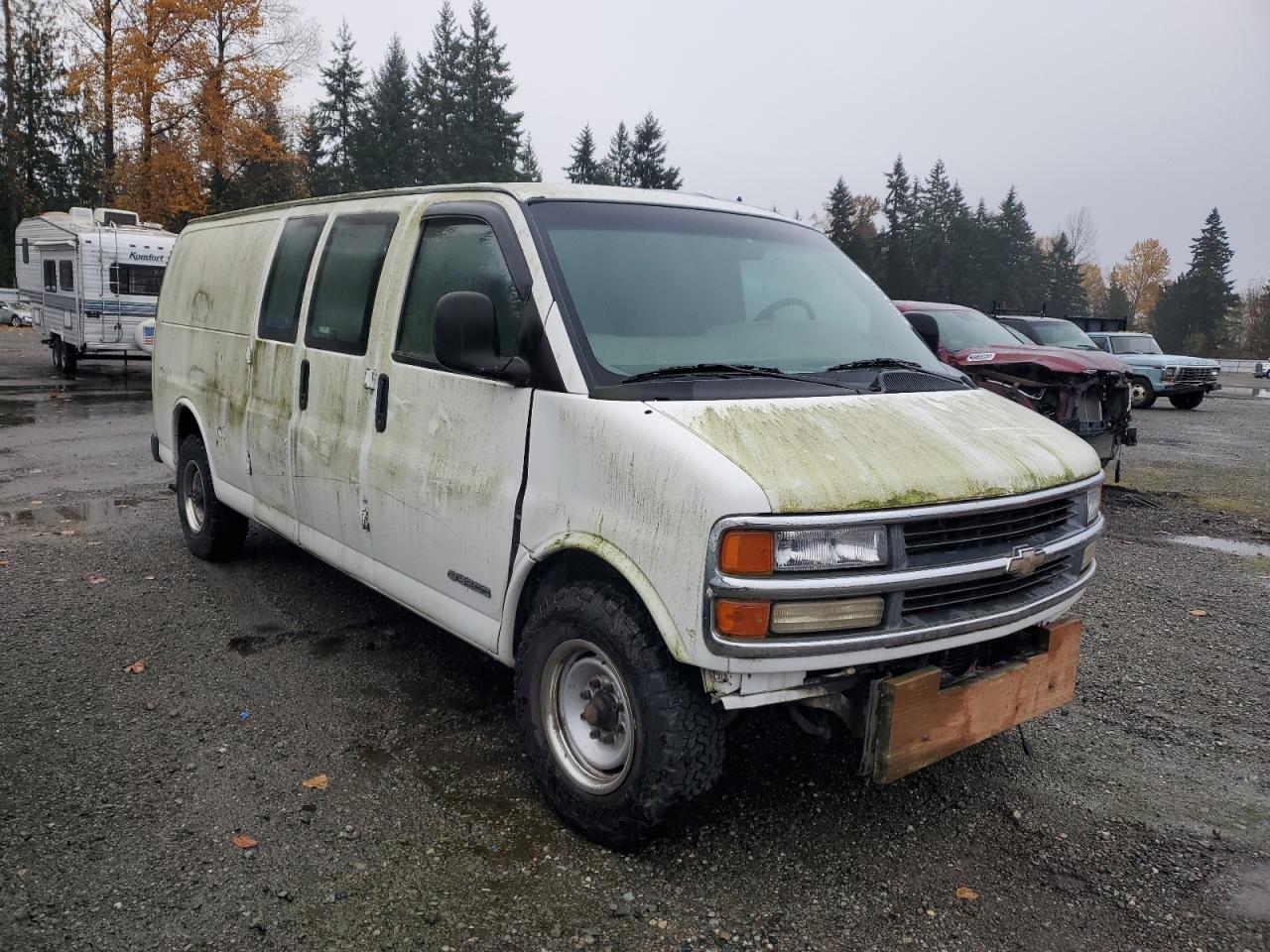 Chevrolet Express Image 3