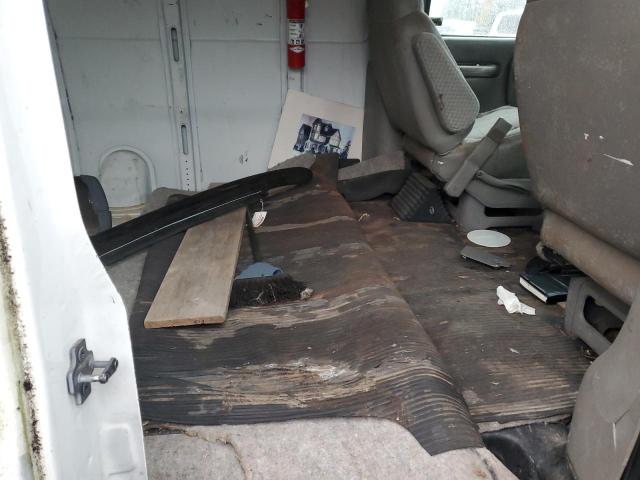 Chevrolet Express Image 11