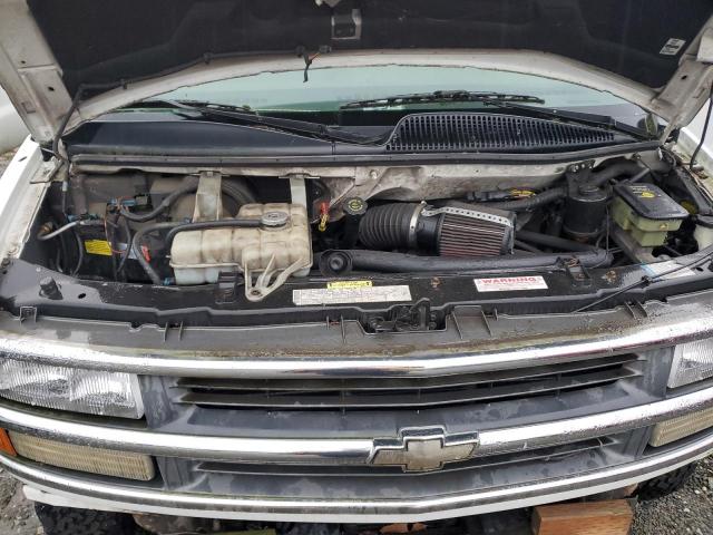 Chevrolet Express Image 12