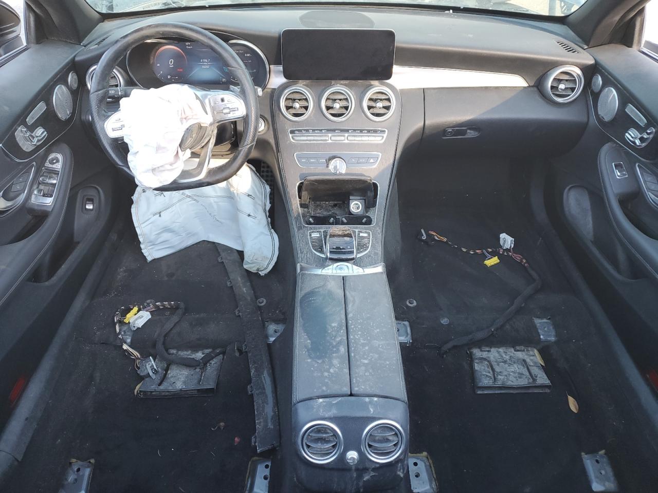 Mercedes-Benz C-Class 300 Image 10