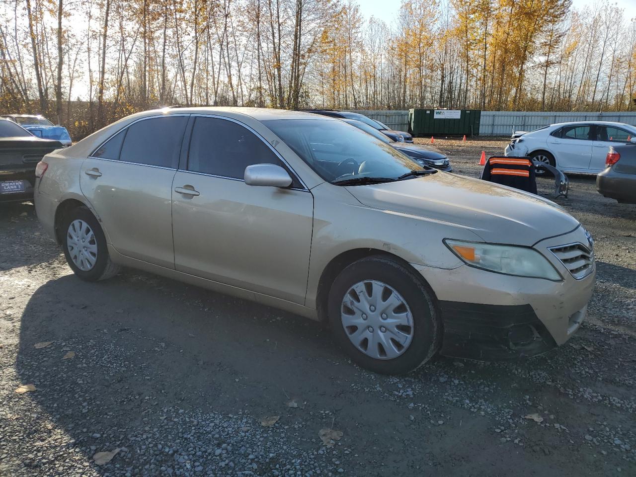 Toyota Camry Base Image 6