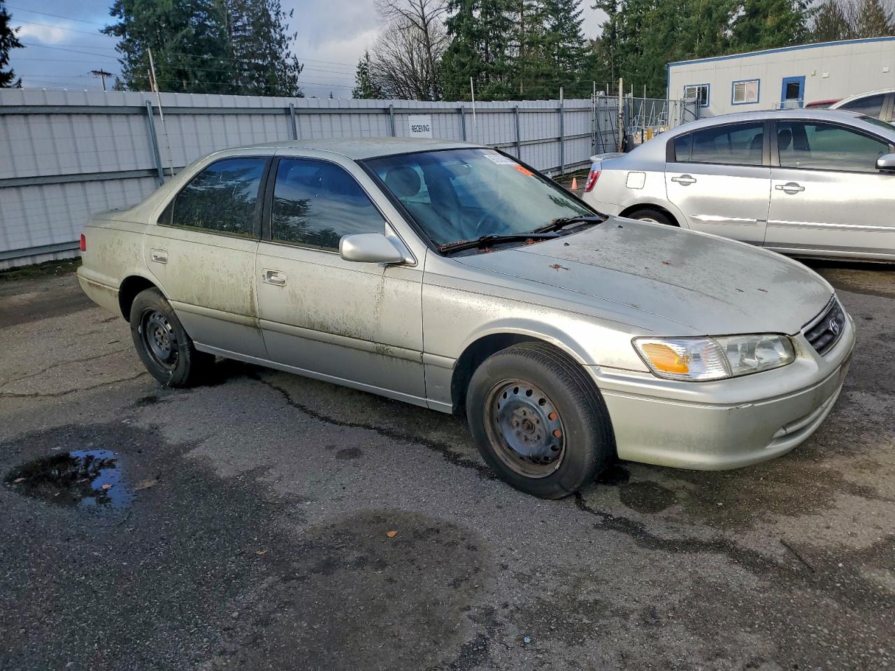 Toyota Camry Ce Image 12