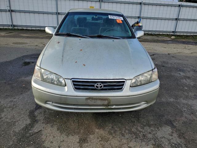 Toyota Camry Ce Image 3