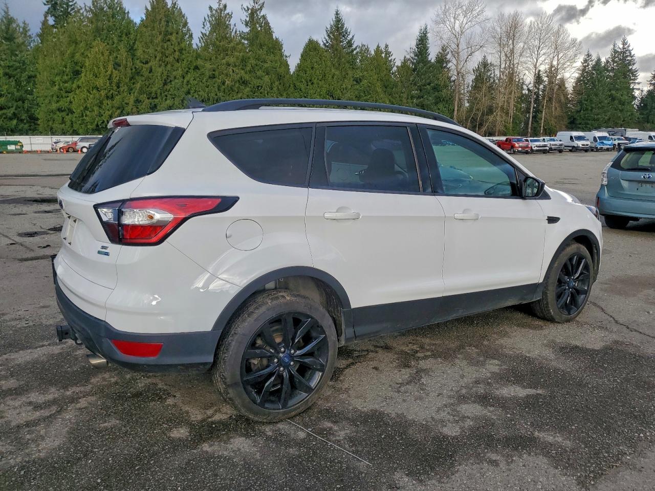 Ford Escape Se Image 9