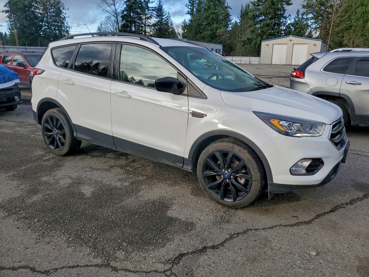 Ford Escape Se Image 8