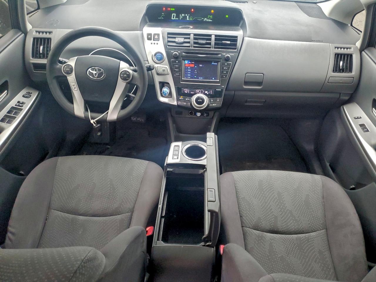 Toyota Prius Image 11