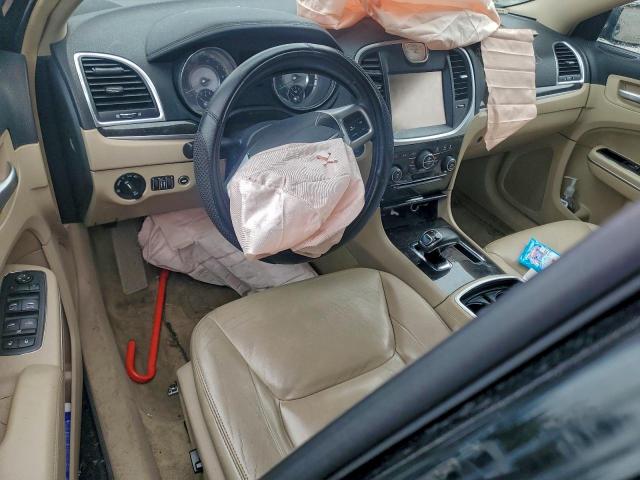 Chrysler 300 Image 5