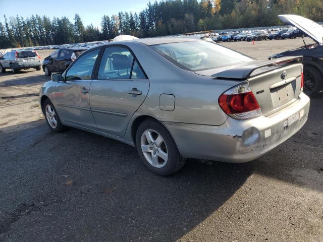 Toyota Camry Le Image 3