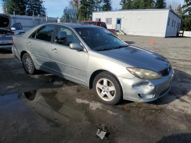 Toyota Camry Le Image 4