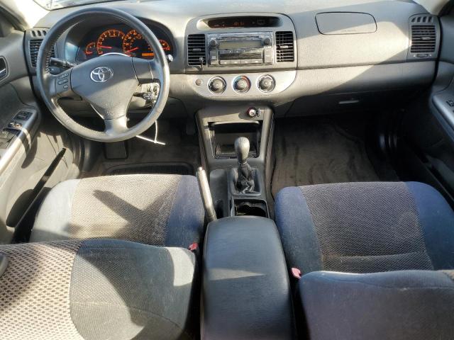 Toyota Camry Le Image 9