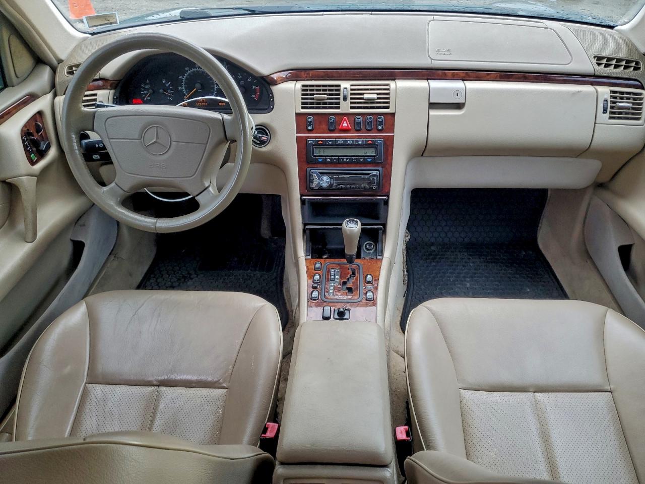 Mercedes-Benz E-Class 300td Image 4