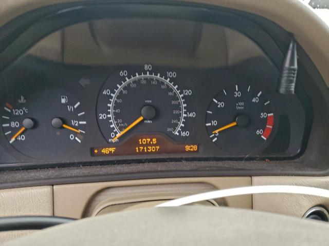 Mercedes-Benz E-Class 300td Image 10