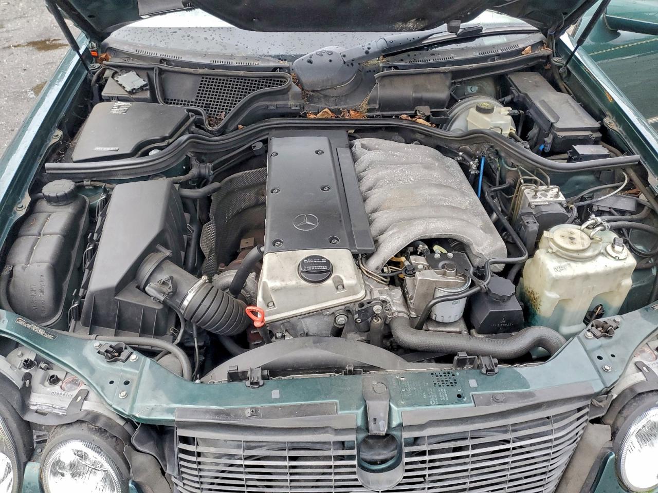 Mercedes-Benz E-Class 300td Image 11