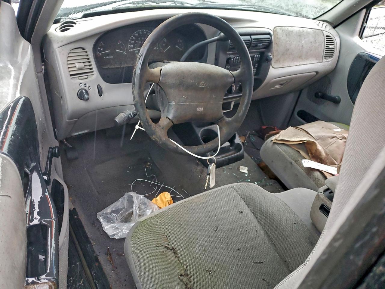 Ford Ranger Super Cab Image 4