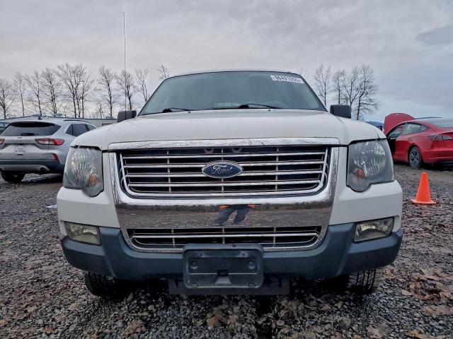 Ford Explorer Xlt Image 4