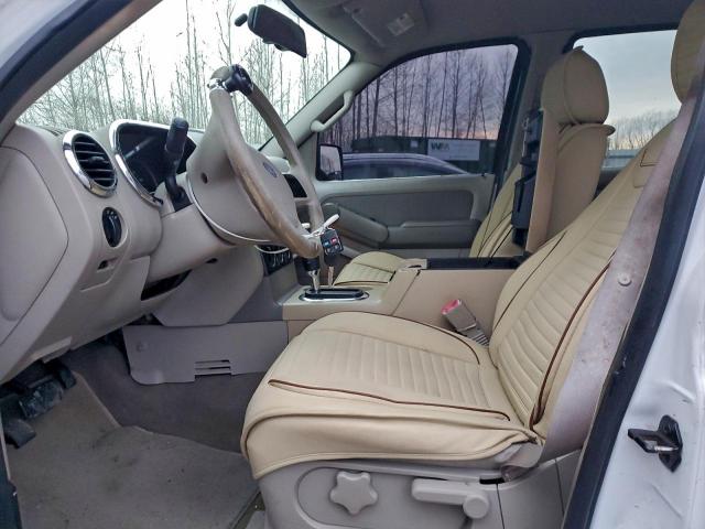 Ford Explorer Xlt Image 2