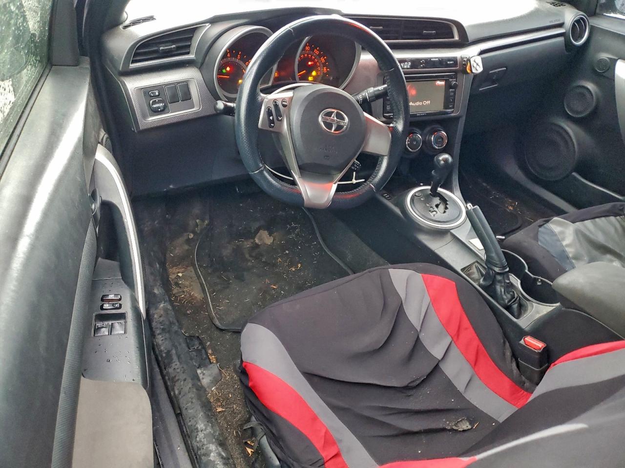 Toyota Scion Image 10