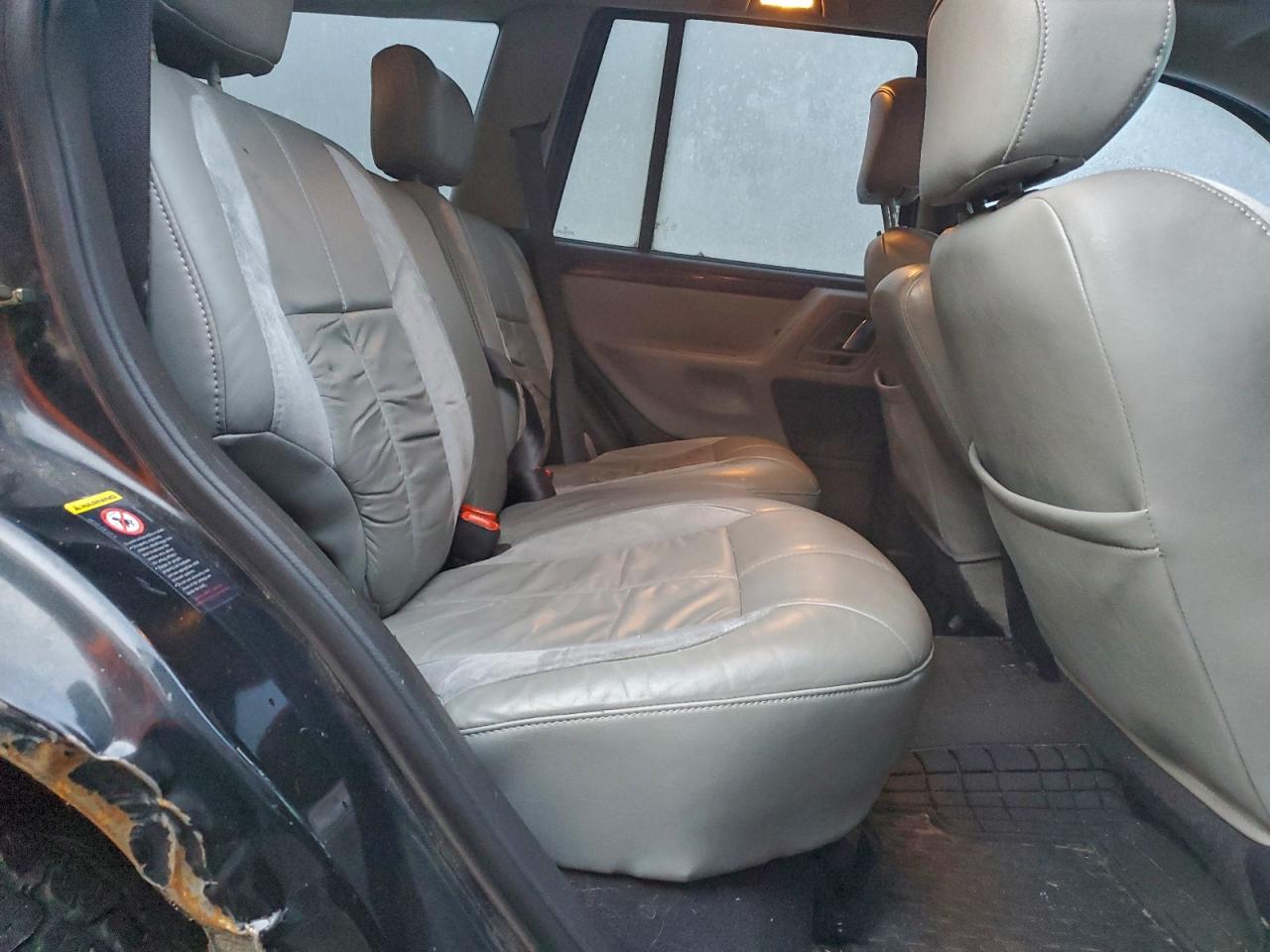 Jeep Grand Cherokee Overland Image 8