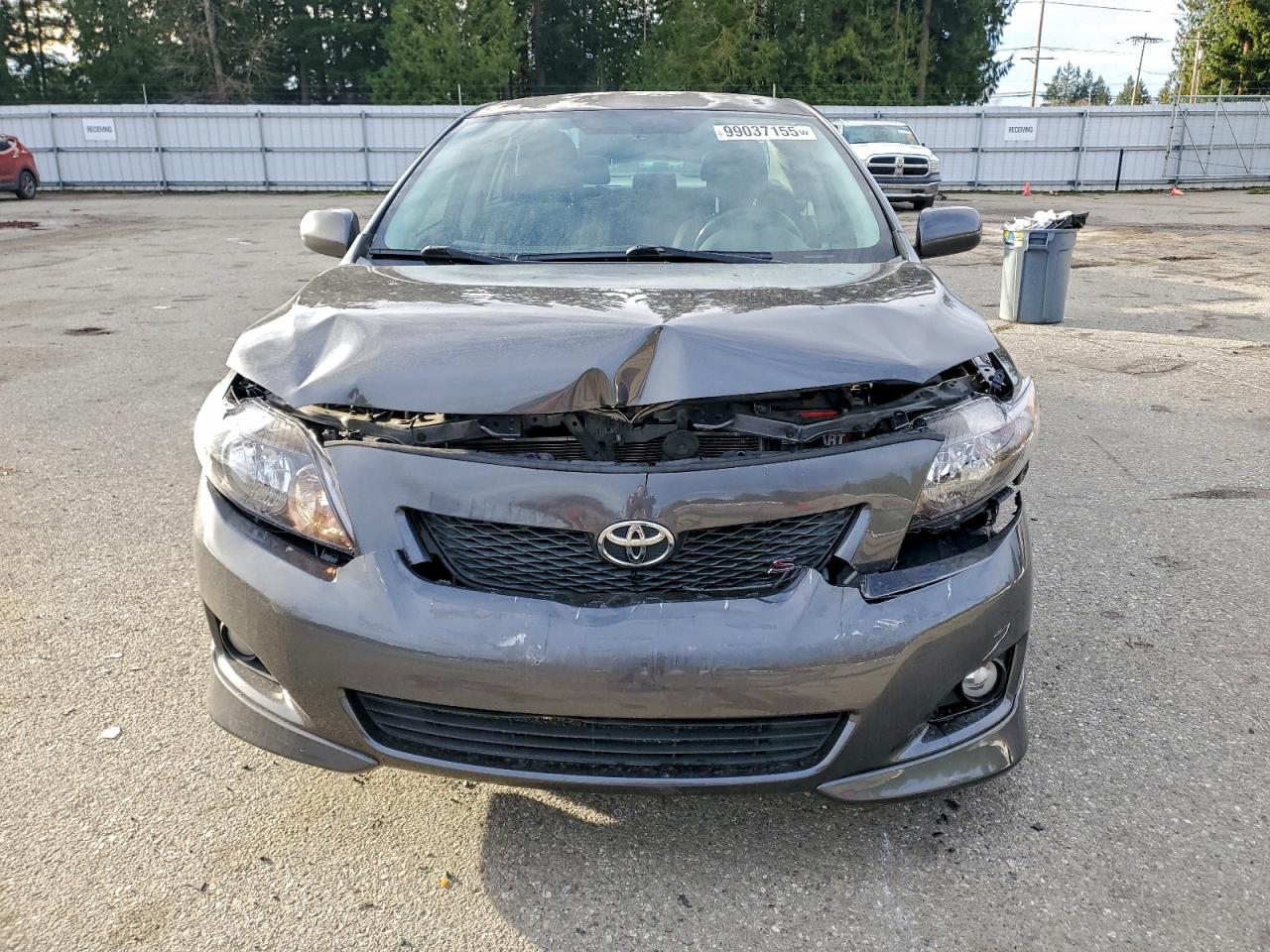 Toyota Corolla Base Image 10