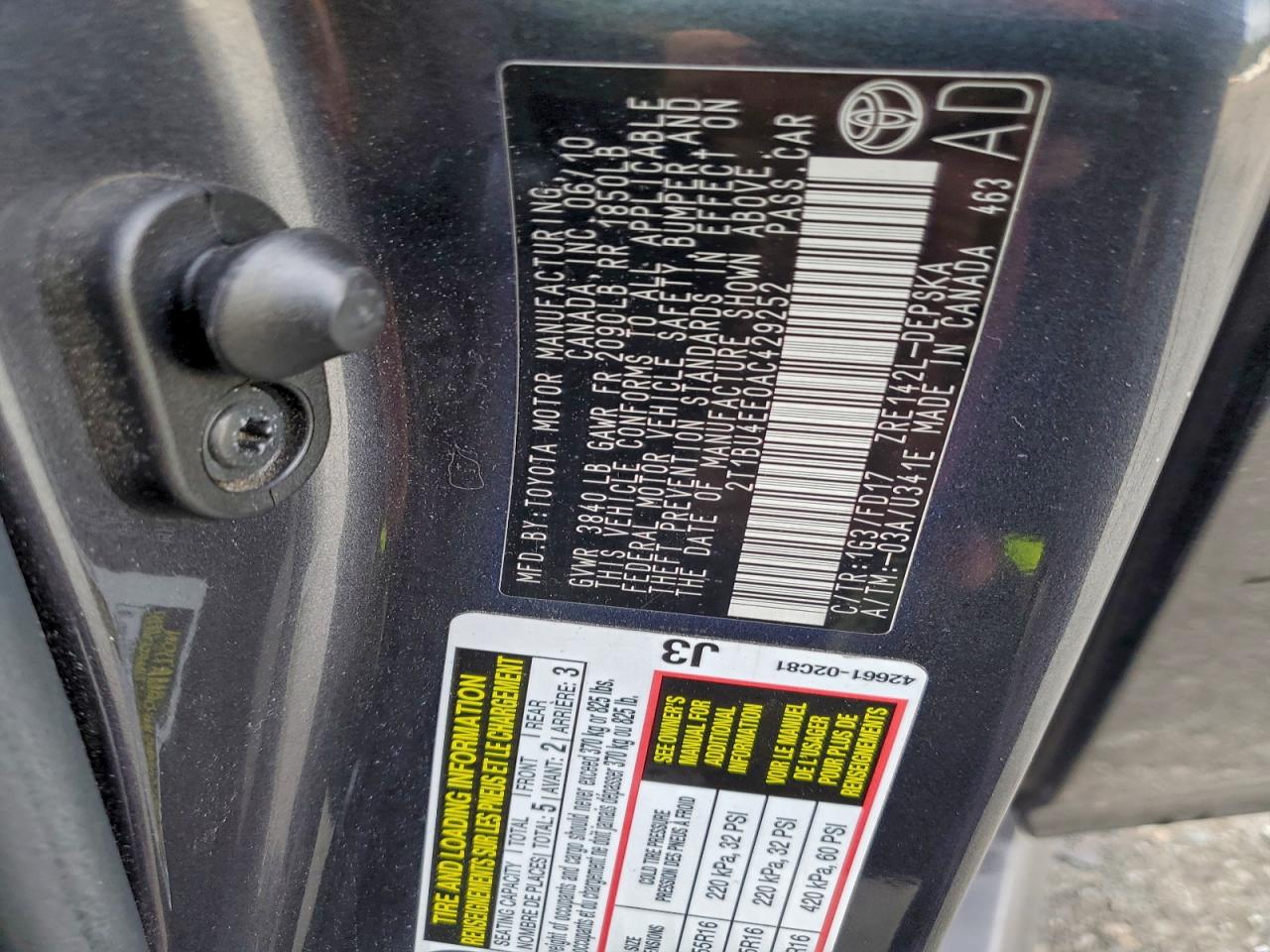 Toyota Corolla Base Image 9