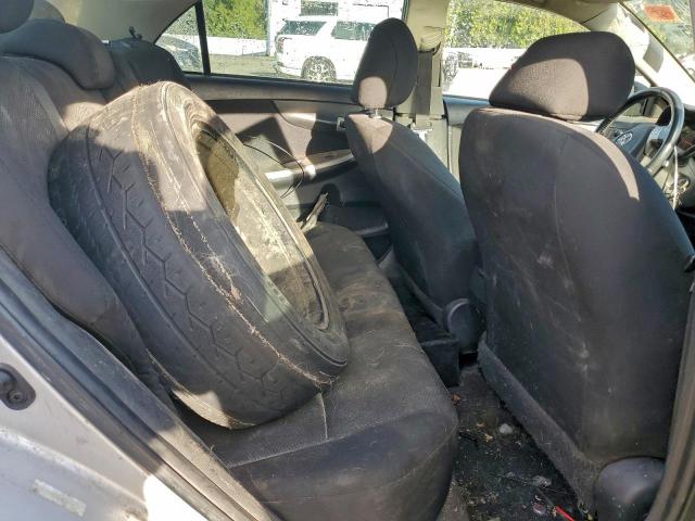 Toyota Corolla Base Image 11