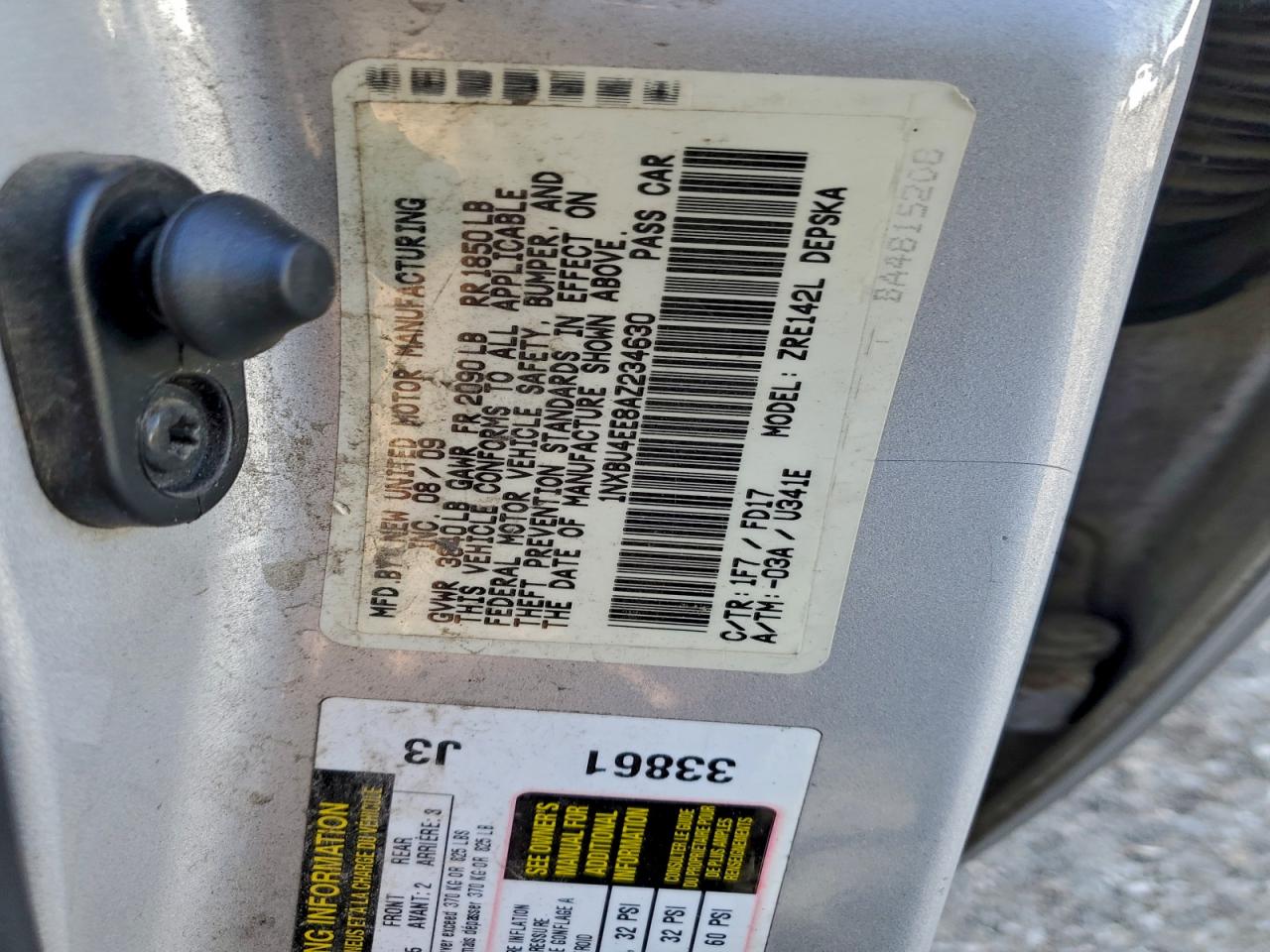 Toyota Corolla Base Image 6