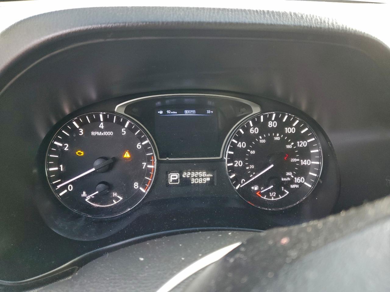 Nissan Pathfinder S Image 6