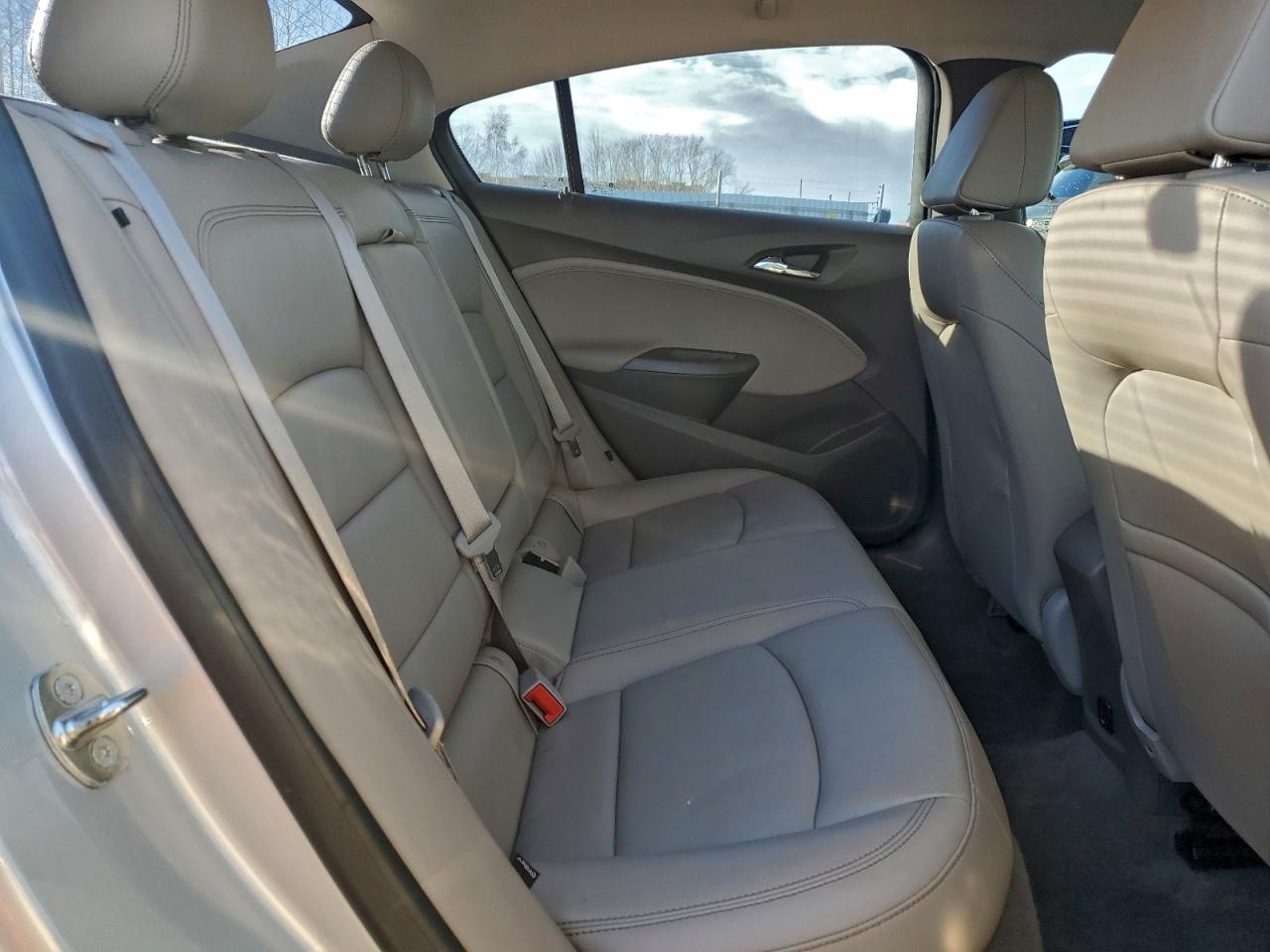 Chevrolet Cruze Premier Image 2