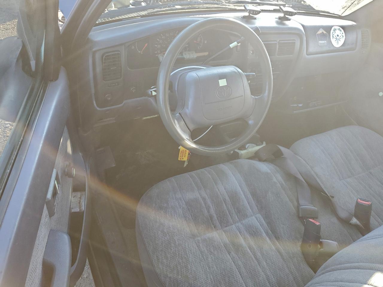 Toyota Tacoma Image 12