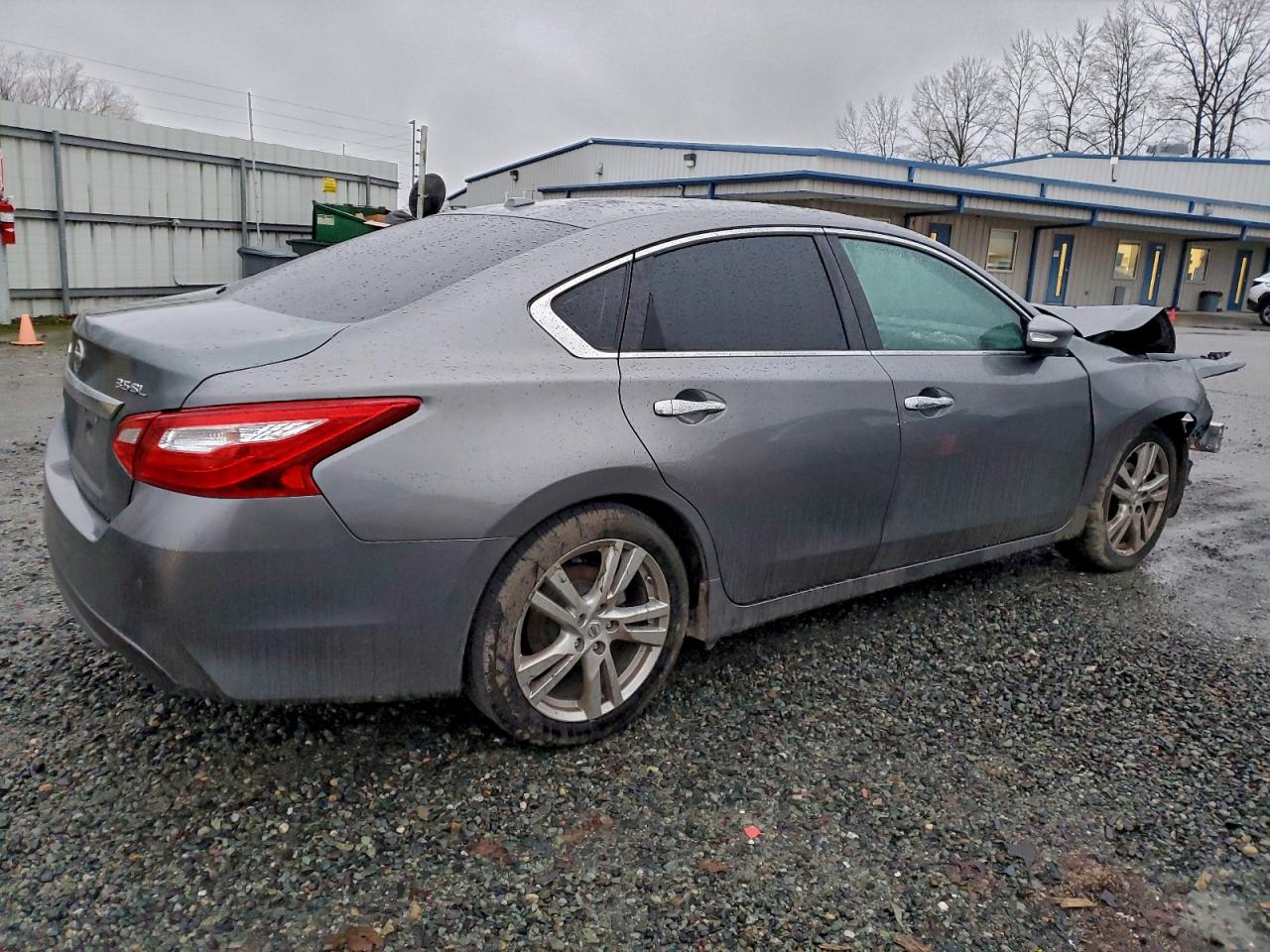Nissan Altima 3.5sl Image 2