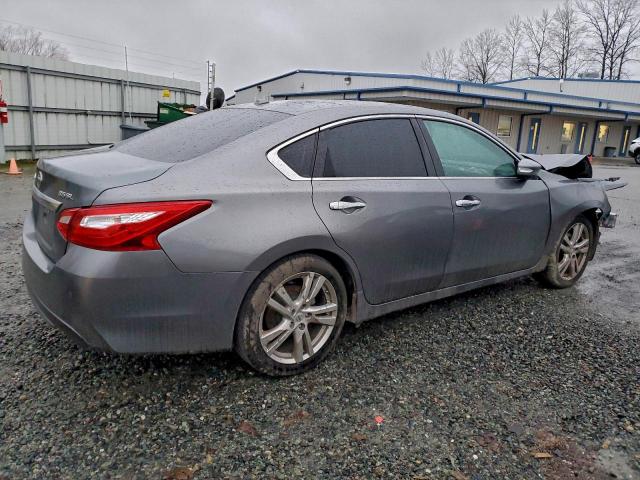 Nissan Altima 3.5sl Image 2