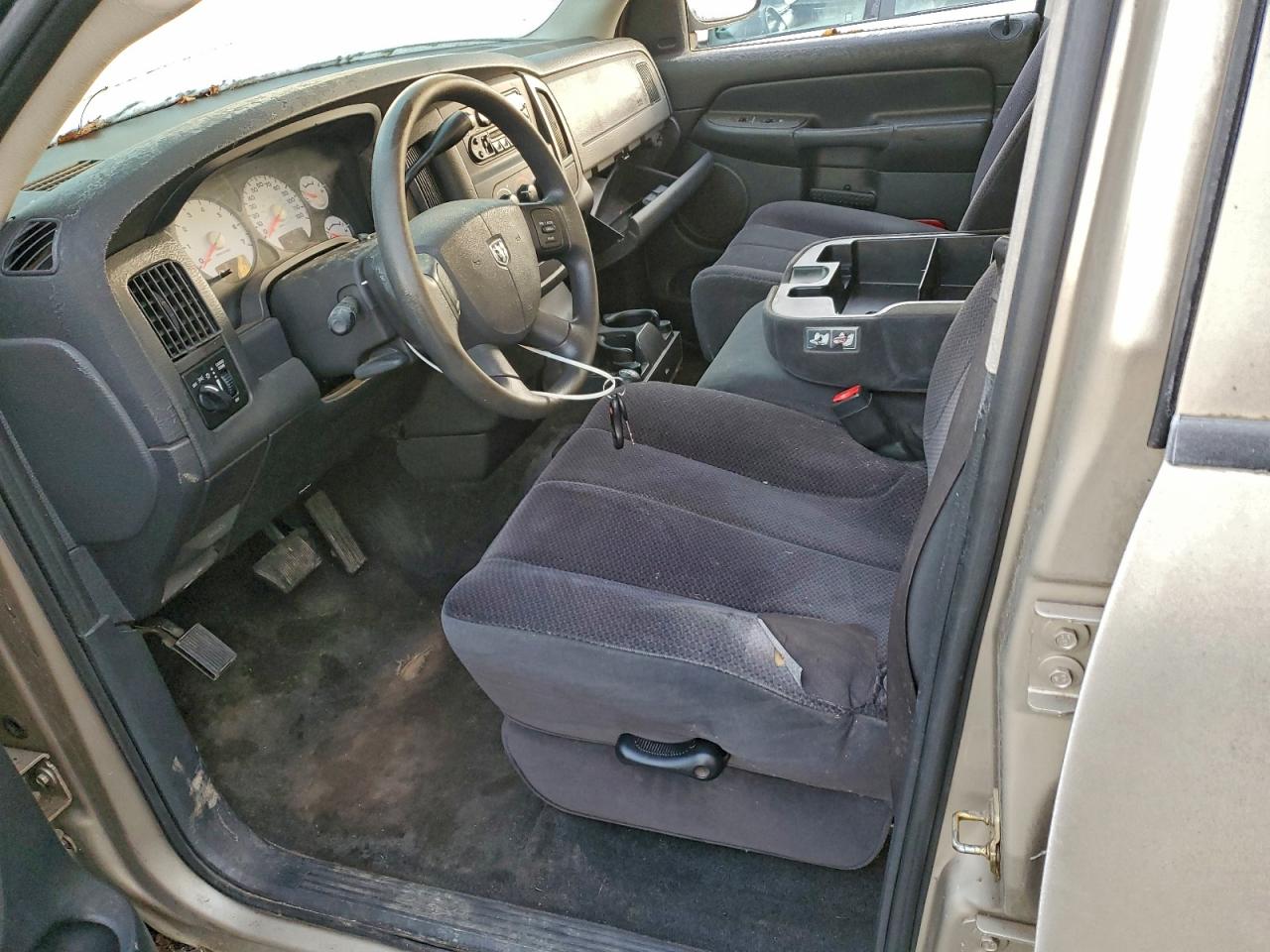 Dodge Ram 1500 St Image 10