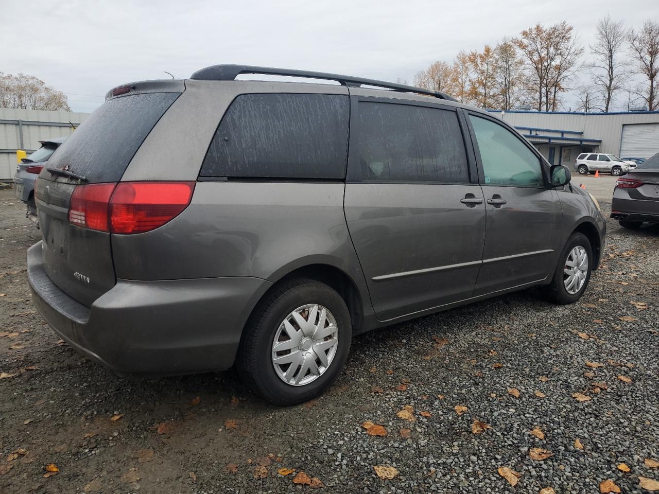 Toyota Sienna Ce Image 5