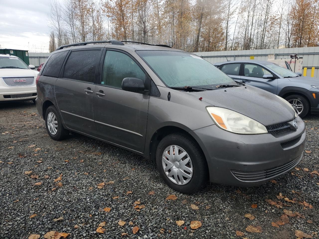 Toyota Sienna Ce Image 2