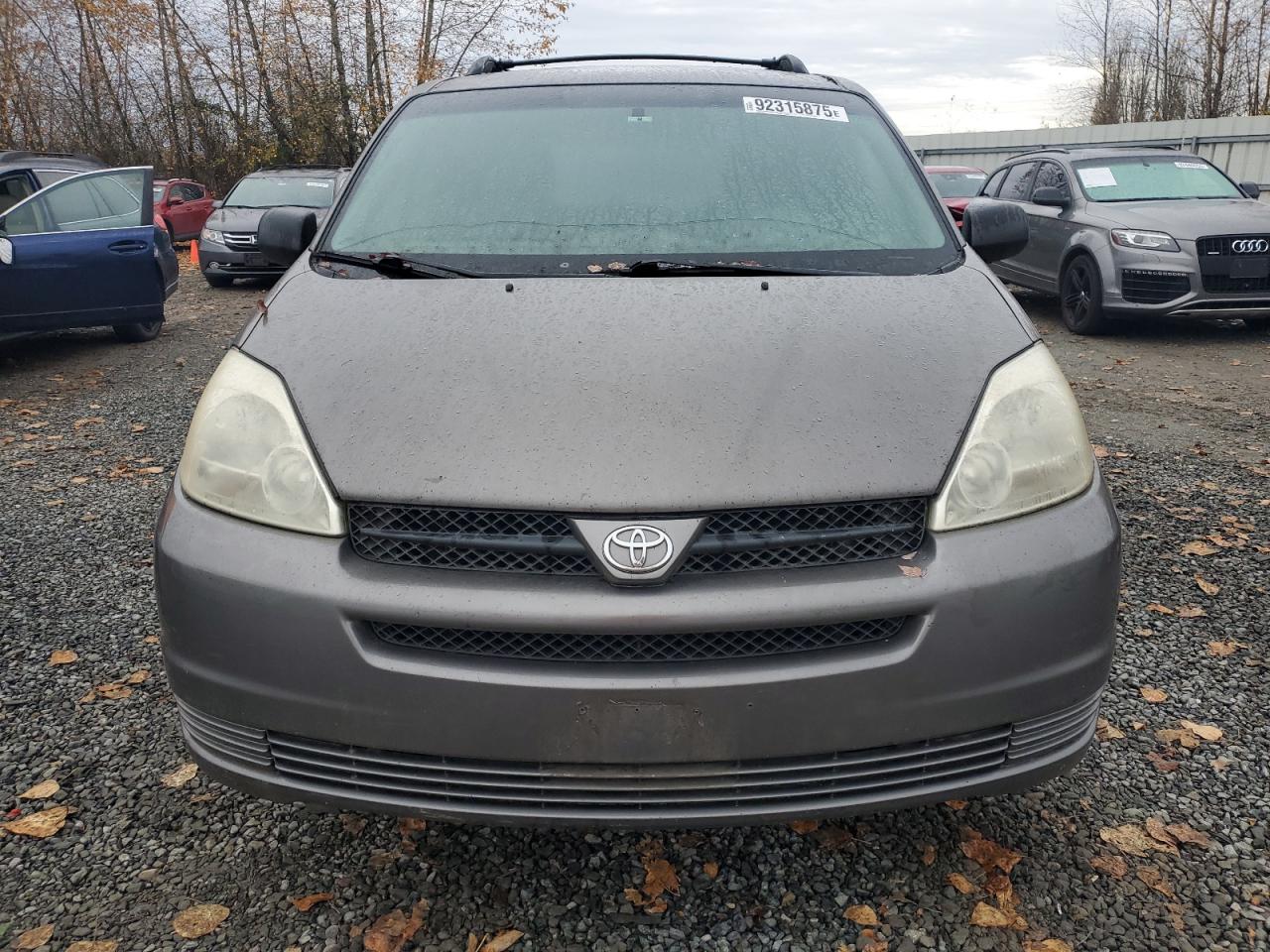 Toyota Sienna Ce Image 10