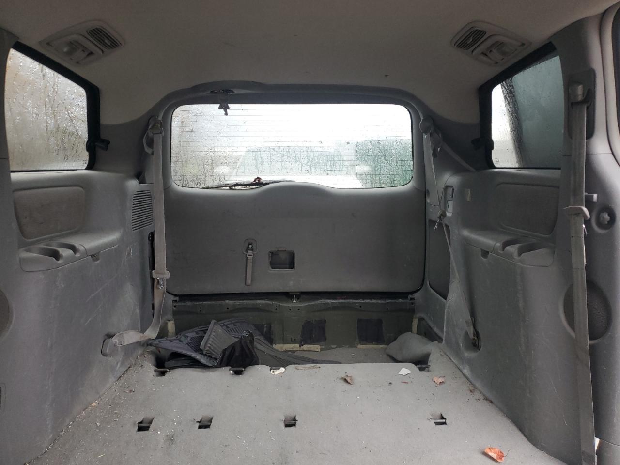 Toyota Sienna Ce Image 11